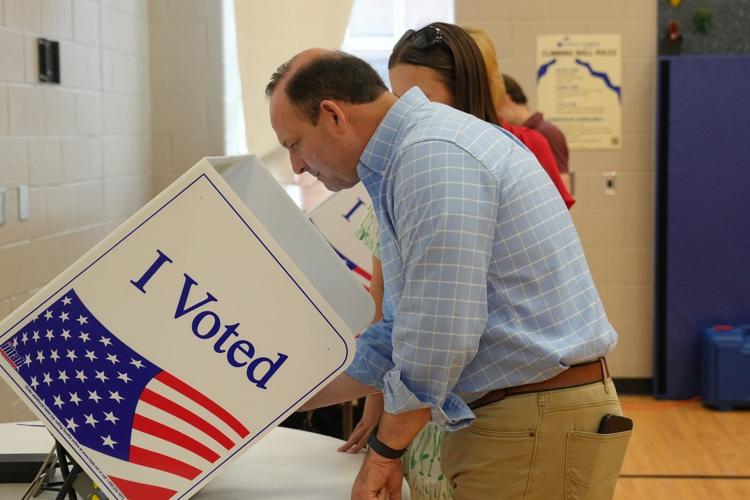 South Carolina voters will choose between 2 Trump-backed candidates for governor in runoff