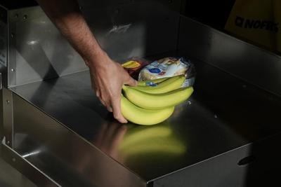 Farmers markets and business groups feuding with Loblaws after disparaging text ad