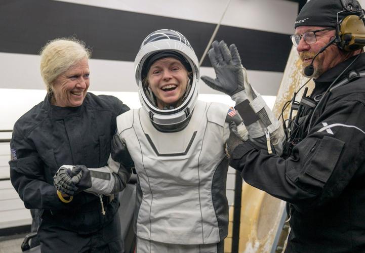 Ailing astronaut returns to Earth early in NASA's first medical evacuation