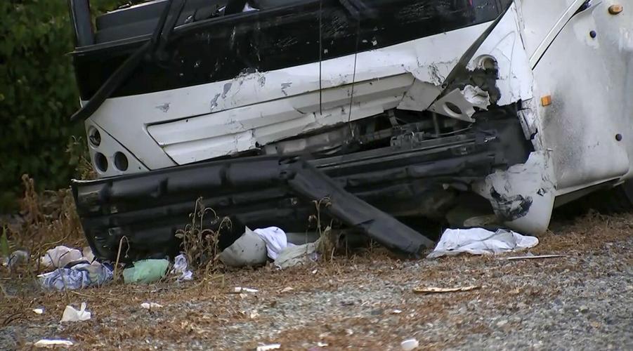 1 killed, 32 injured in collision of bus and SUV on Los Angeles area freeway