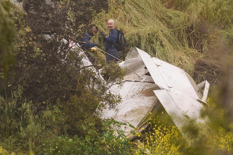 1 killed when plane slams into hillside in LA neighborhood