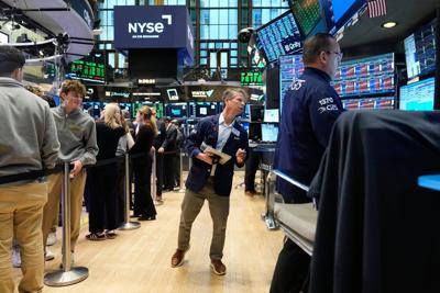 US stocks bounce back as crude oil prices stabilize