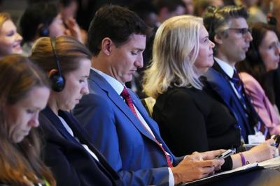 Justin Trudeau recueille des questions du public sur Twitter