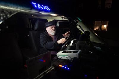 With help from Pitbull, Newfoundland cabbie shows spoons aren’t just for folk music