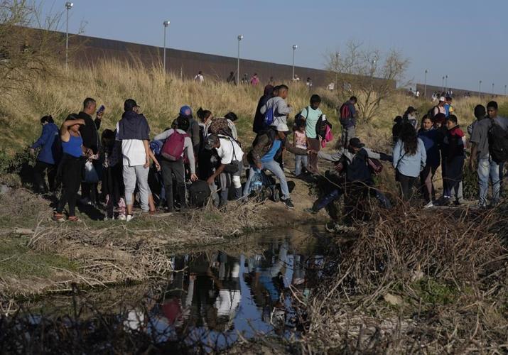 Mexico investigates 8 over deadly fire at migrant facility