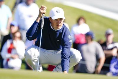 ��ɫtvs Taylor, Hadwin lead in Phoenix after frost delay, gusty wind