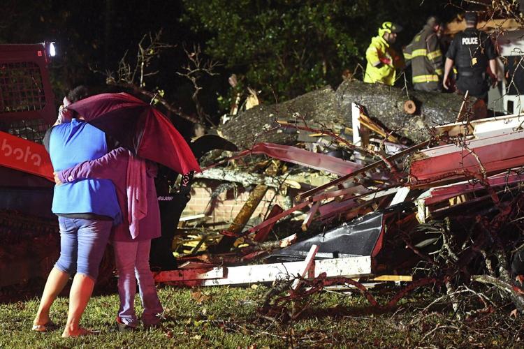 4 killed as storm system that spawned tornadoes moved across southern U.S.