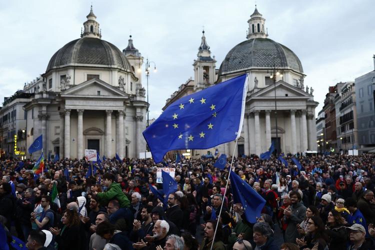 Tens of thousands join pro-Europe rally in Rome, amid worries over European Union's plan to rearm