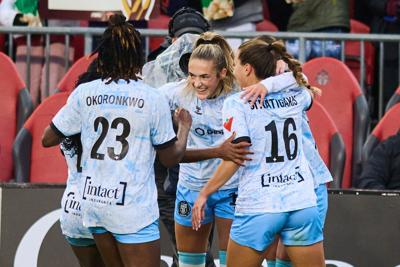 Small, Hunter score in first half to lead lead AFC Toronto to 2-0 win over Tides