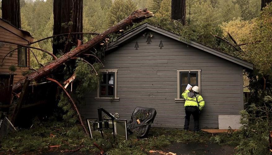 Winter storm that struck Sierra Nevada heads across US
