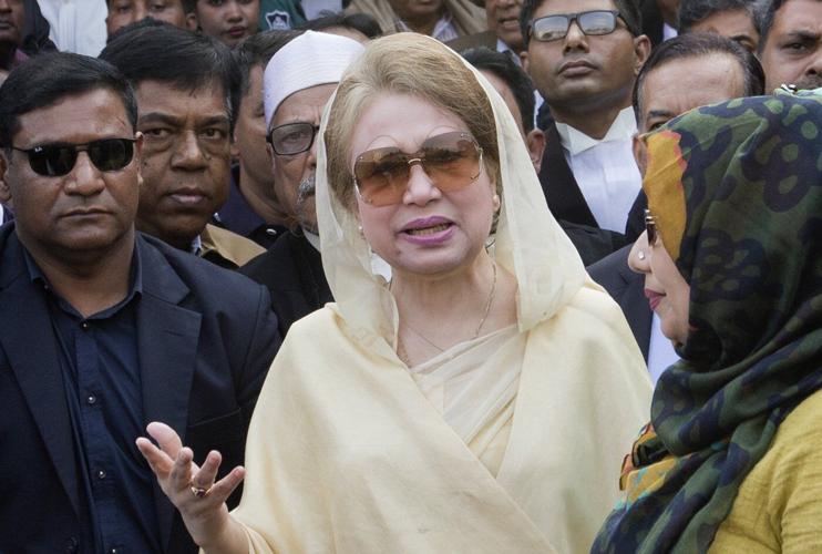 Bangladesh's ex-premier Khaleda Zia returns, adding pressure for elections