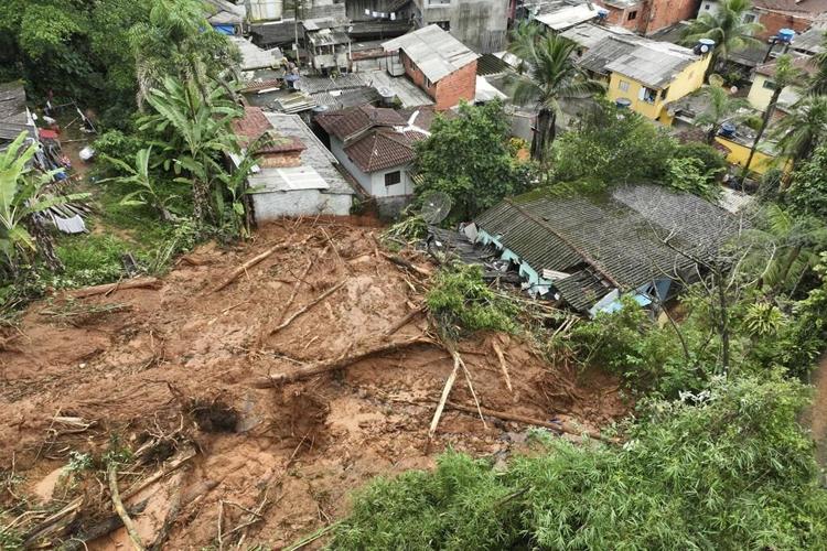 Brazil deluge kills 36; search continues for dozens missing