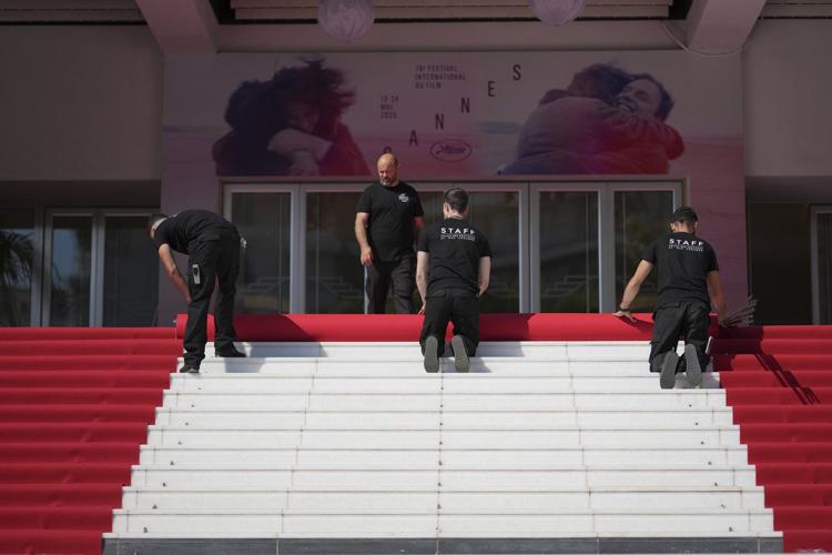 Cannes set to open with a 3-film salute to Ukraine and De Niro getting an honorary Palme d'Or