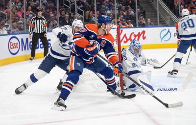 Draisaitl scores his 20th as Oilers edge Lightning 2-1