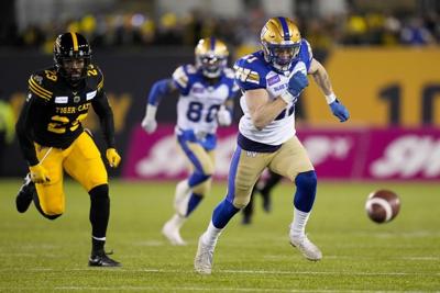 Winnipeg Blue Bombers re-sign Nick, Noah Hallett to extensions