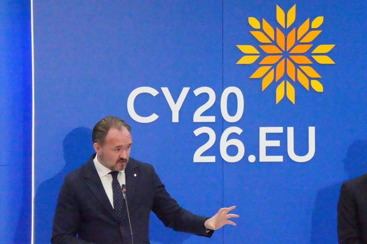 EU commissioner warns of potential jet fuel shortage in the long term