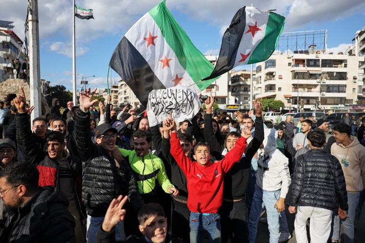 Protesters clash in Syria after deadly Alawite mosque bombing
