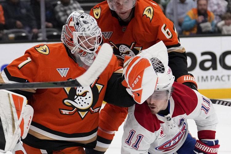 Killorn leads Ducks' rally to 3-2 win over skidding Canadiens