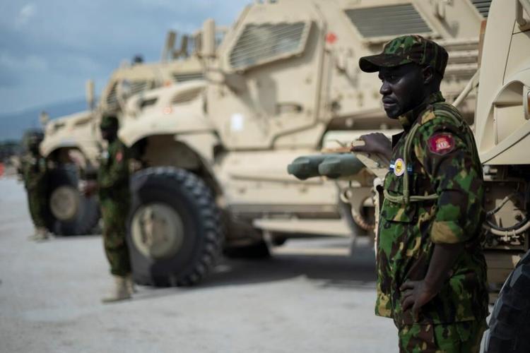 Jamaican soldiers and police arrive in Haiti to help fight criminal gangs