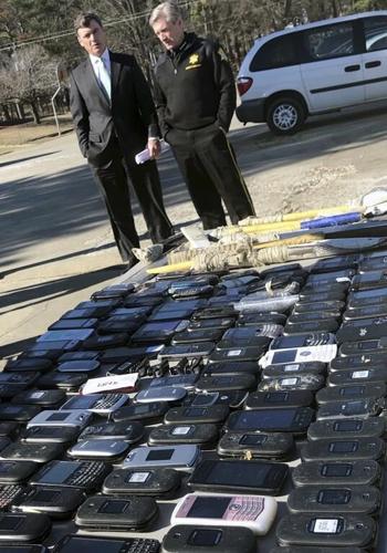 Prosecutors: South Carolina prison supervisor took $219,000 in bribes; got 173 cellphones to inmates