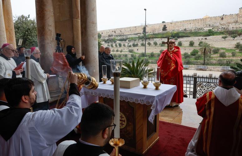 Israeli police prevent Catholic leaders from celebrating Palm Sunday Mass at Jerusalem church