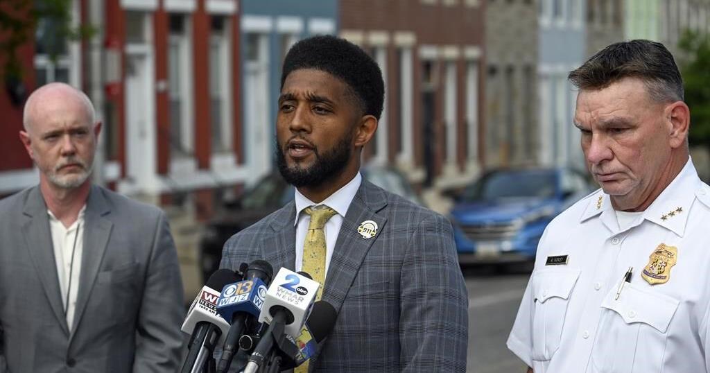 Teen shot by Baltimore police officer during foot chase, hospitalized ...