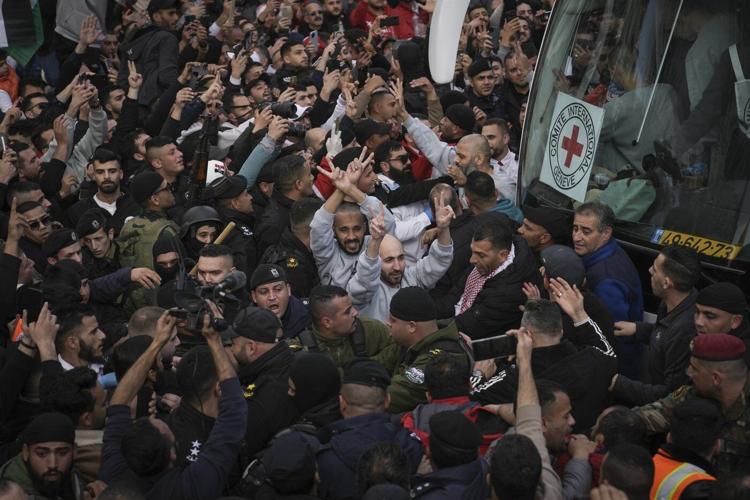Middle East latest: Hamas releases 4 Israeli soldiers in exchange for 200 Palestinian prisoners