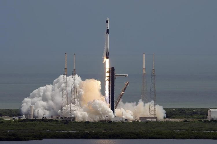 Stuck NASA astronauts welcome SpaceX capsule that'll bring them home next year