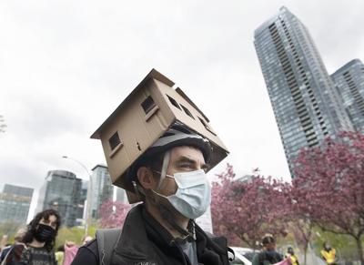 Quebec's social housing stock is crumbling as repair costs rise, tenant group says