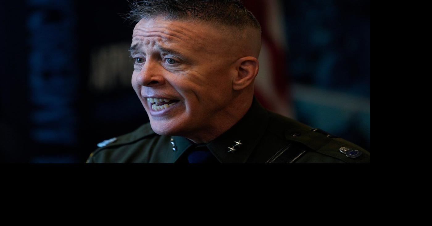 Border Patrol official behind Chicago immigration crackdown defends ...