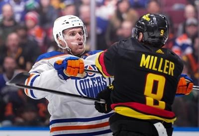 Oilers' struggles aside, Connor McDavid continues to set bar for fellow NHLers
