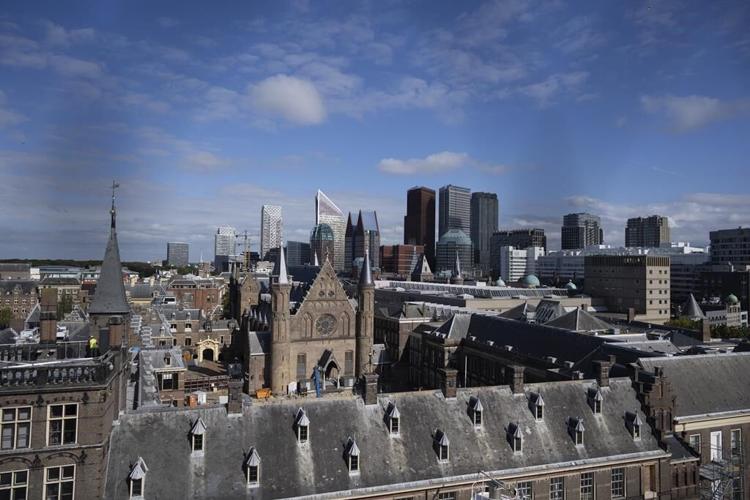 Hard-right Dutch coalition will lay out priorities as leaders bicker