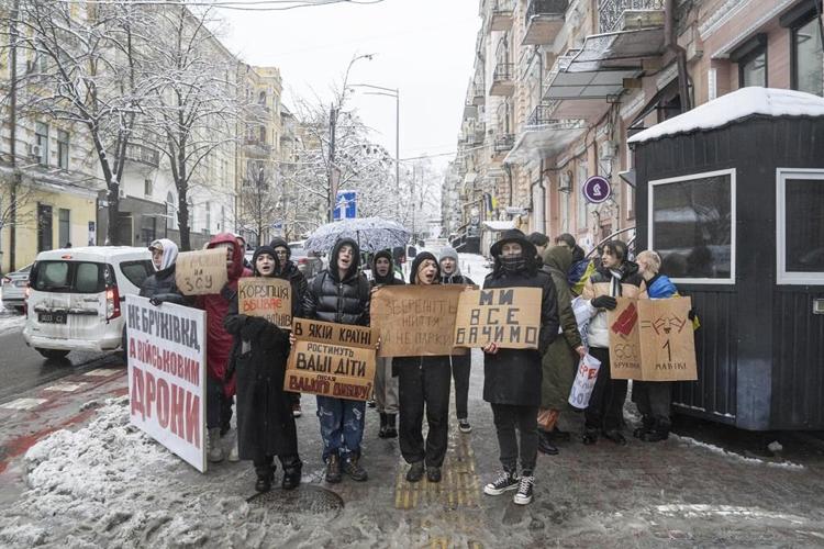 Kyiv protesters demand more spending on the Ukraine's war effort and less on local projects