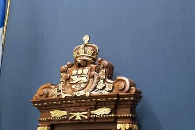 Quebec government removing the British crown from province's coat of arms