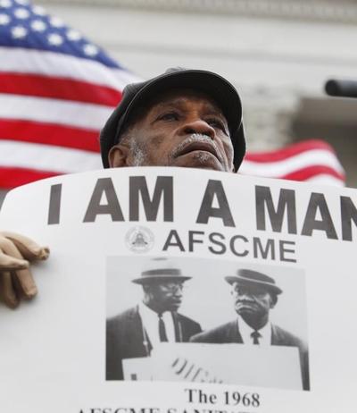 Elmore Nickleberry, a Memphis sanitation worker who marched with Martin Luther King, has died at 92