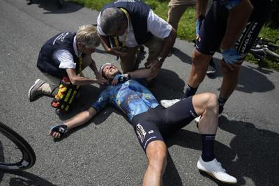 Cavendish crashes out of Tour de France in last attempt at outright record