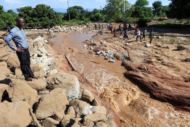 Kenyan landslide death toll rises to 26 as flash floods hamper search for survivors