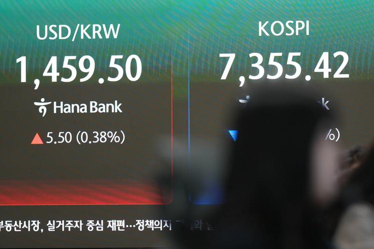 Asian stocks fall and oil prices climb after attacks imperil the ceasefire with Iran