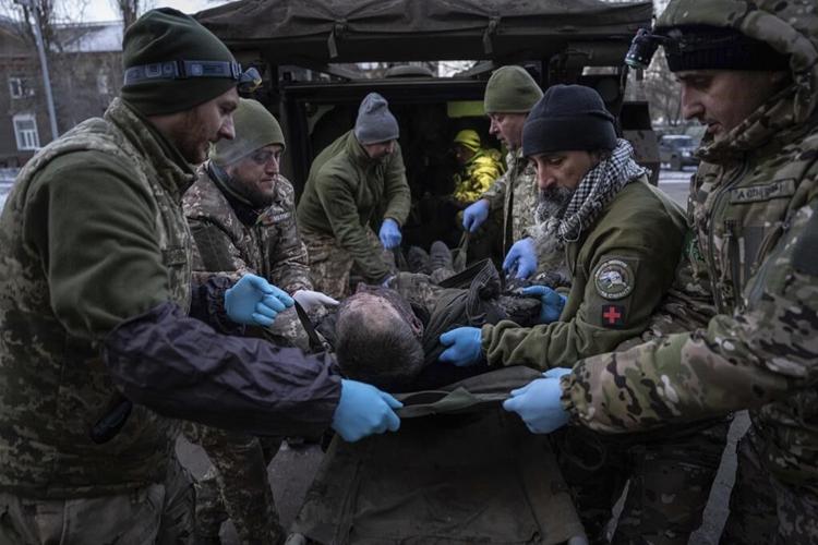 ‘What madness looks like’: Russia intensifies Bakhmut attack