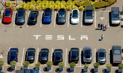 California threatens Tesla with 30-day suspension of sales license for deceptive self-driving claims