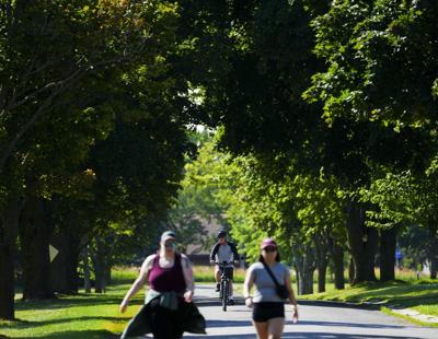 Sweltering heat wave returns to parts of Ontario, Quebec for multi-day stretch
