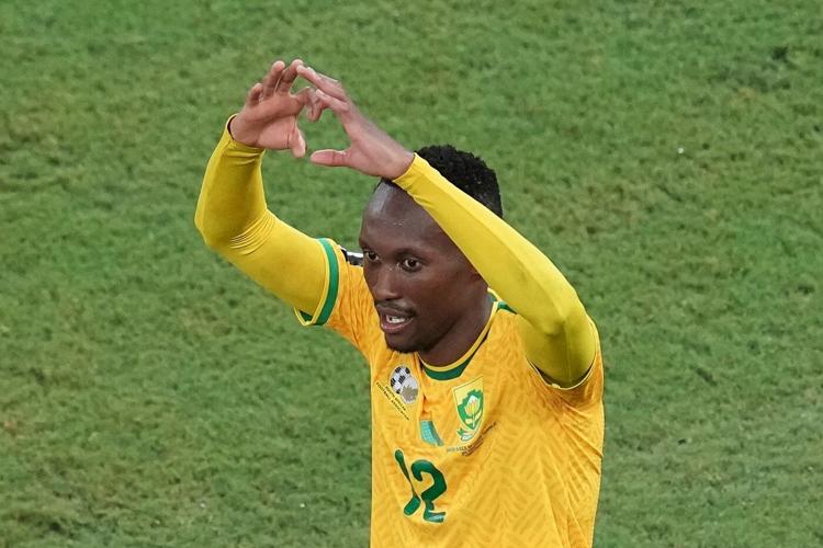 South Africa reaches World Cup knockout round for 1st time with 1-0 win over South Korea