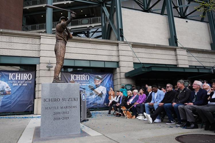 Ichiro Suzuki's statue unveiling has a mishap as bat snaps during ceremony