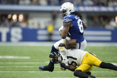 Snell runs for go-ahead TD, Steelers hold off Colts 24-17