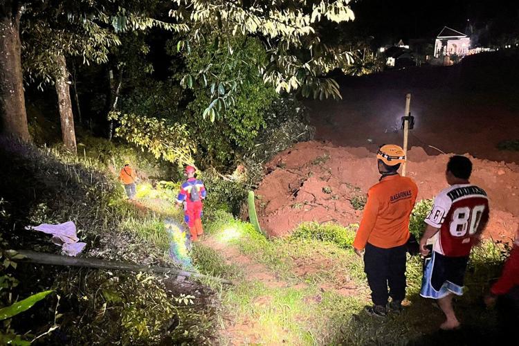Landslides in Indonesia's Java island leaves 2 dead and 21 missing