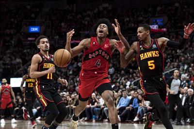 Young, Murray combine for 56 points as Hawks snap Raptors' three-game win streak