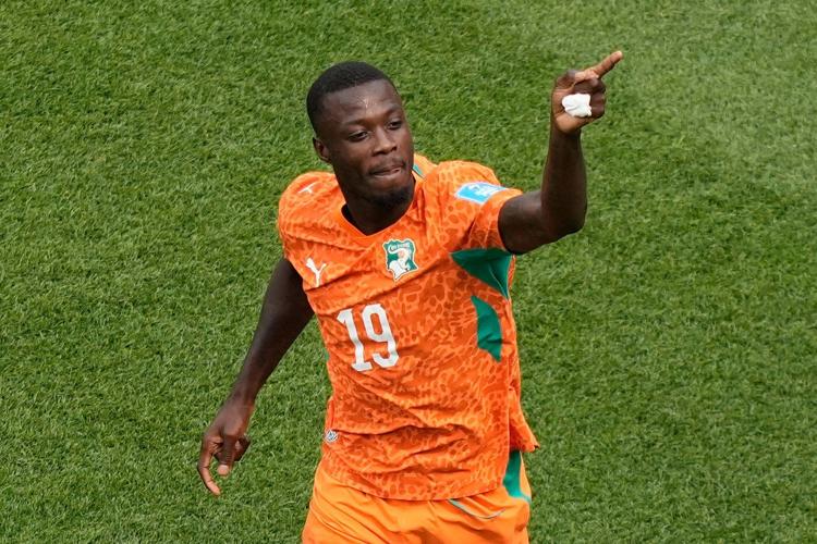 Ivory Coast into World Cup knockout round for 1st time as Pépé scores twice in 2-0 win over Curacao