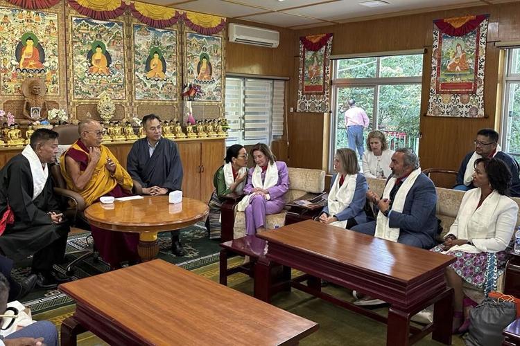 US lawmakers meet with Dalai Lama in India's Dharamshala, sparking anger from China