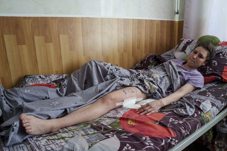 Russian glide bombs and artillery strike a Ukrainian city, killing 1