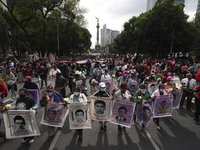 Experts say Mexico military holding info on missing students